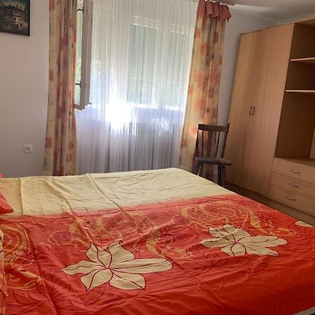 Cheerfull 2-Bedroom With Patio. Close To All Ameneties. Zágráb Kültér fotó